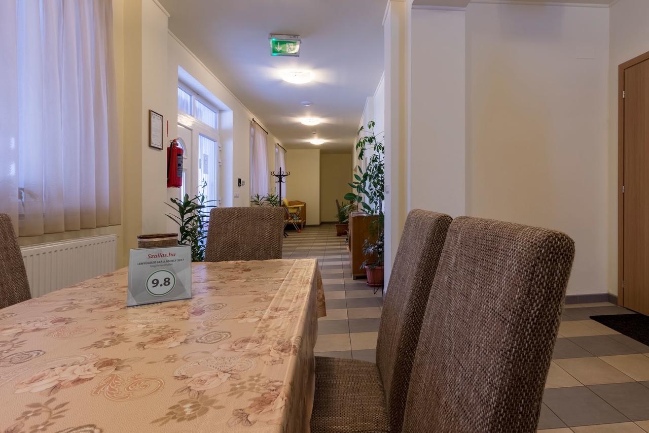 Hotel Tölgyfa Vendégház Kiskoros Esterno foto